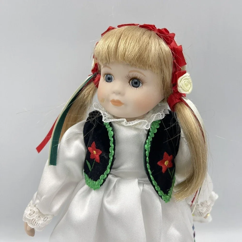 Royalton Porcelain Doll 1998 Wanda Storybook Doll Hand Painted Poland 10 Inches